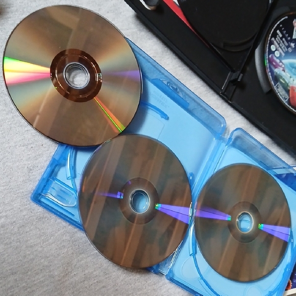 Disney Pixar DVD Collection: Cars, The Incredibles, Finding Dory - Picture 12 of 13